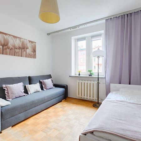 Spacious Apartment In Green Location ワルシャワ エクステリア 写真
