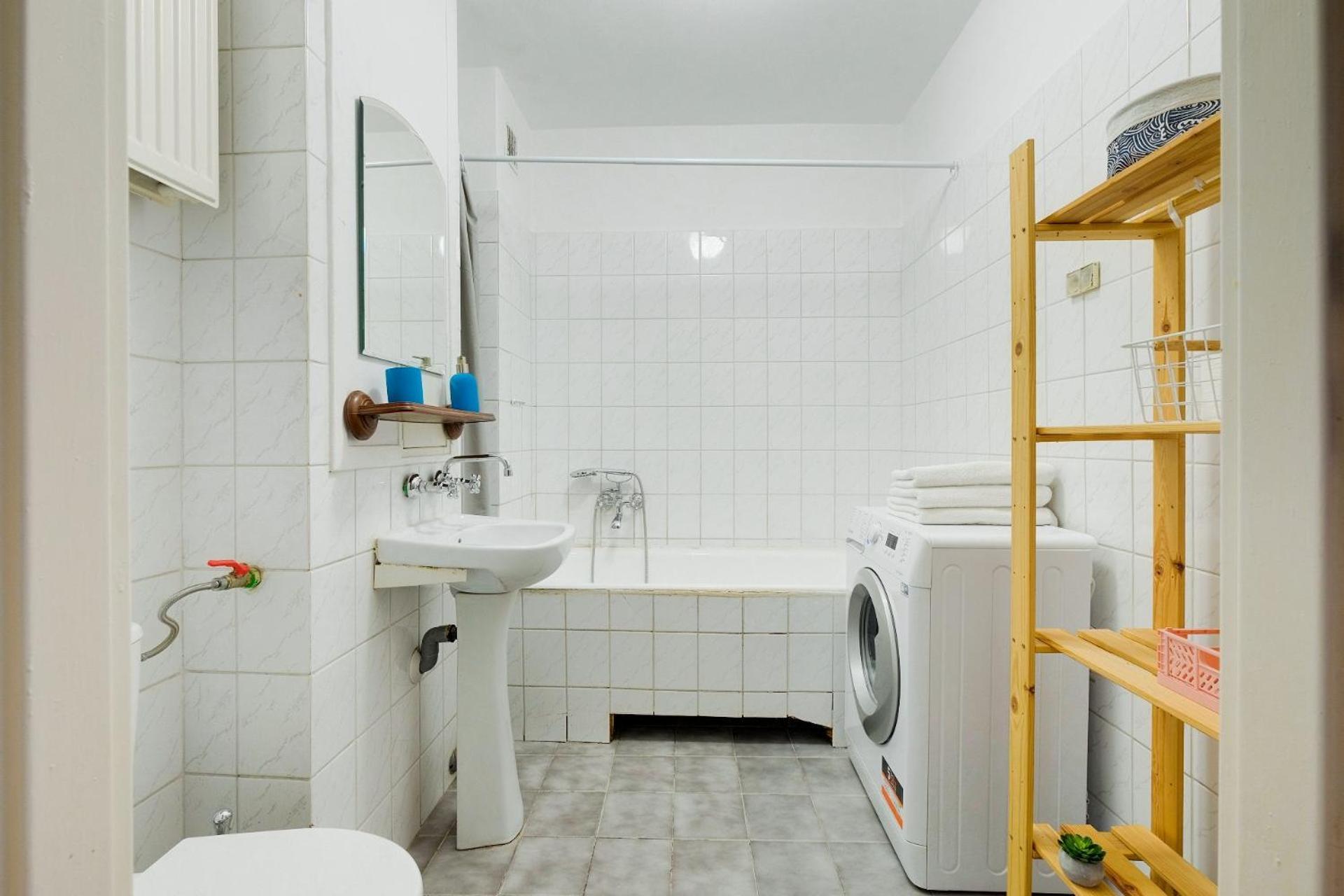 Spacious Apartment In Green Location ワルシャワ エクステリア 写真