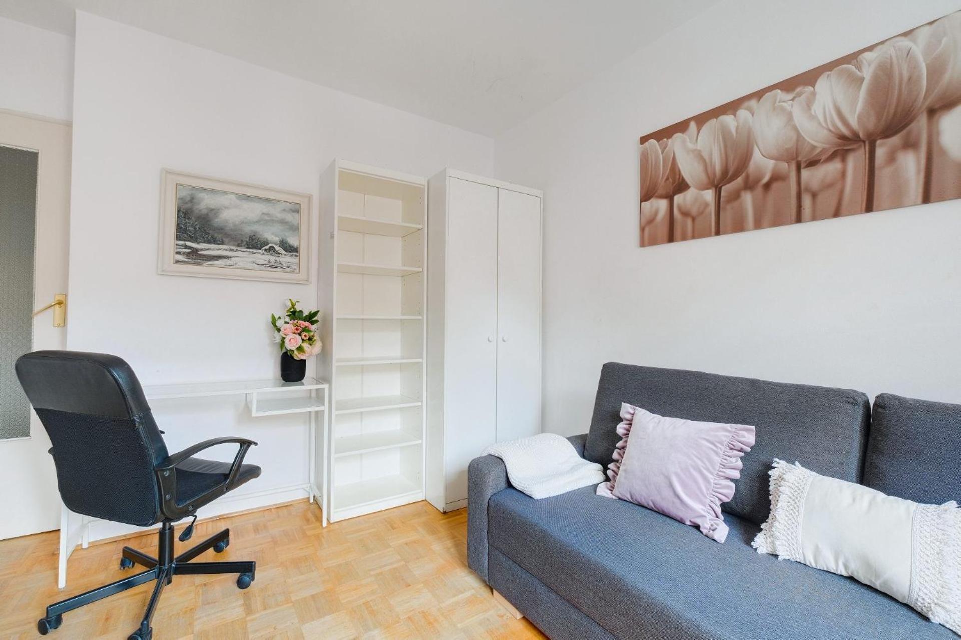 Spacious Apartment In Green Location ワルシャワ エクステリア 写真