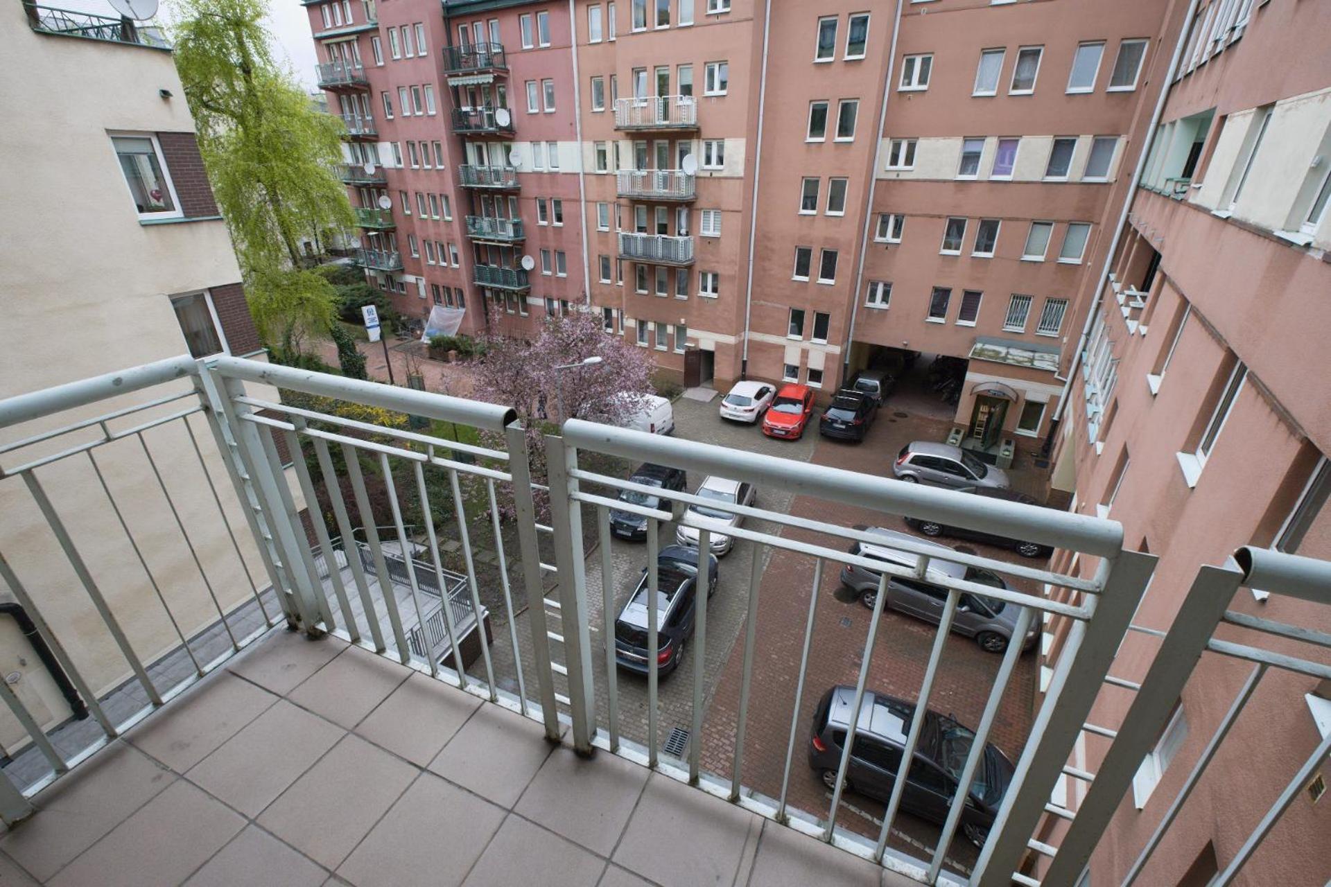 Spacious Apartment In Green Location ワルシャワ エクステリア 写真